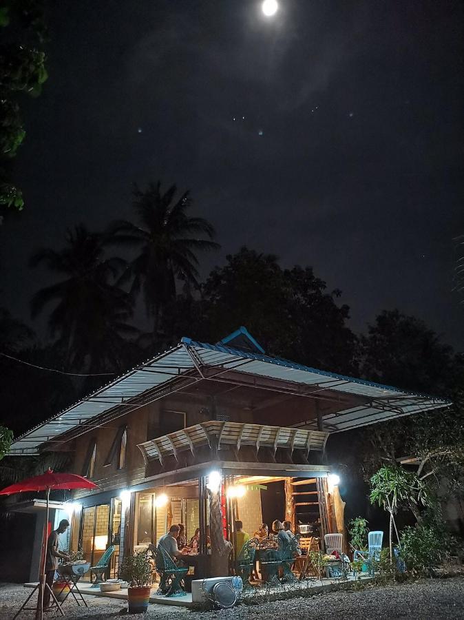 Bed and Breakfast Baantia Chomtawan Surat Thani Exterior foto
